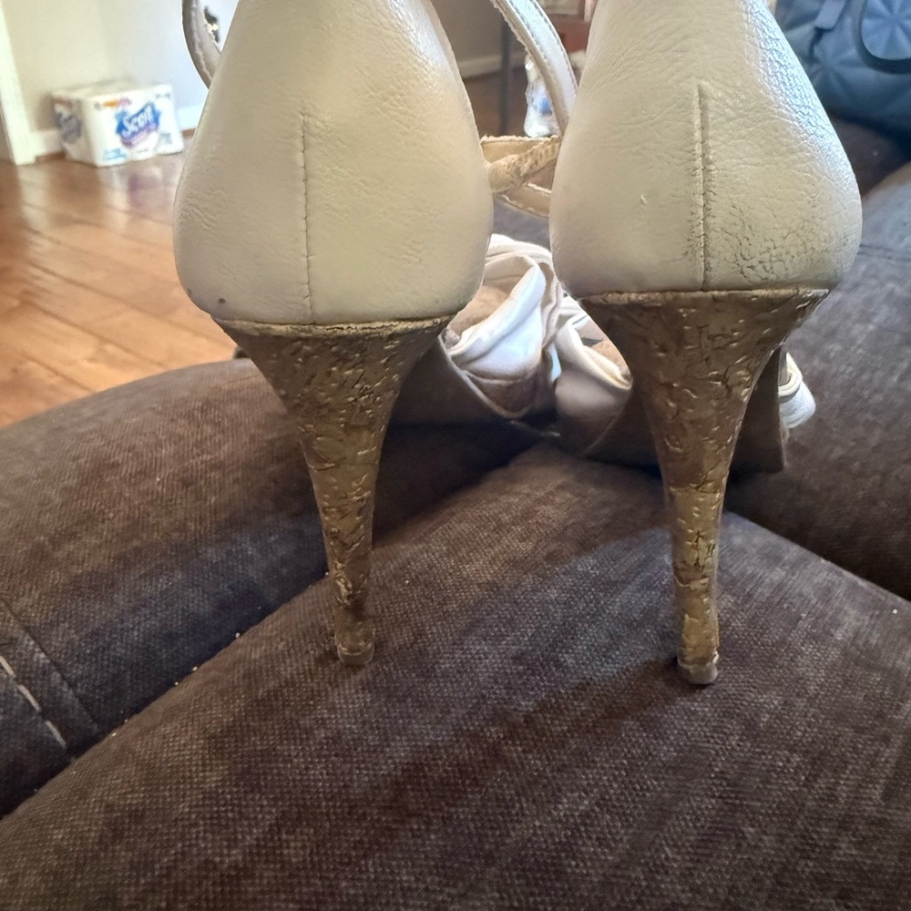 FIONI Clothing White Heels with Ankle Straps - Picture 4 of 14